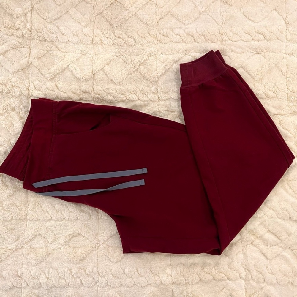 Figs Zamora Jogger Scrub Pants - Large, Burgundy